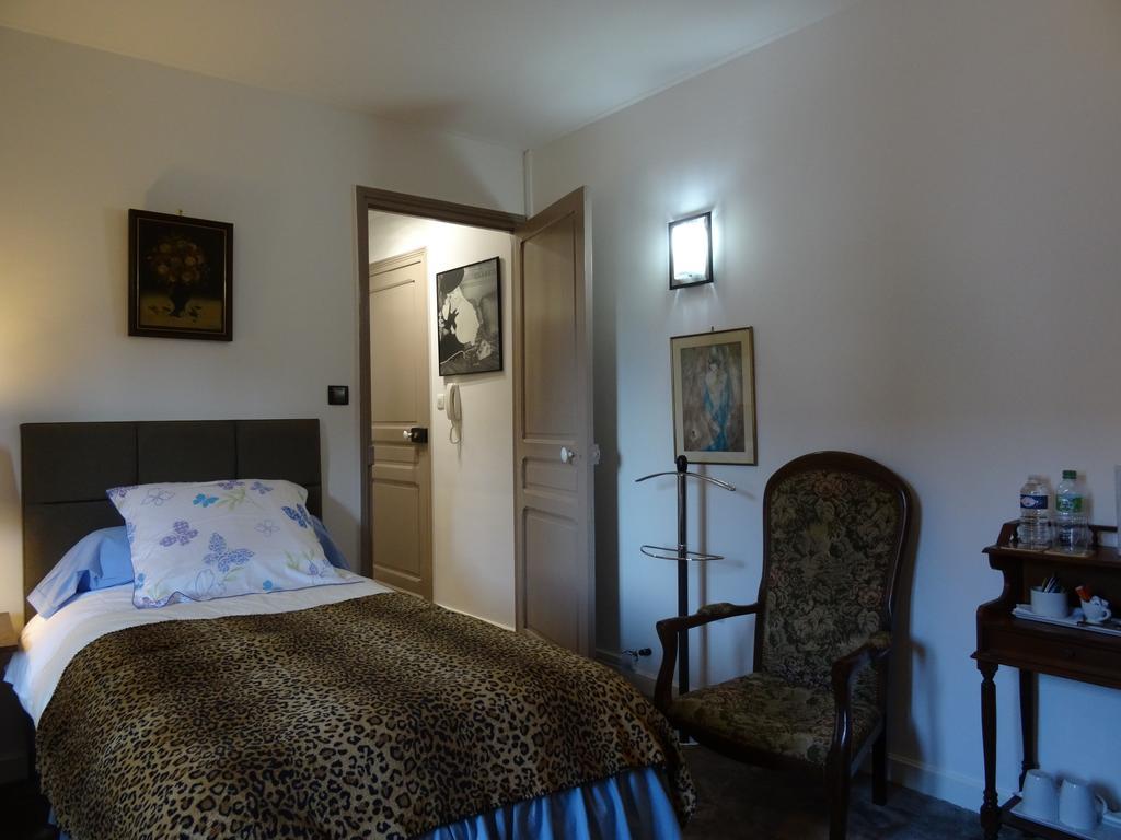 Chambres Et Table D'Hotes La Belle Lensoise Room photo