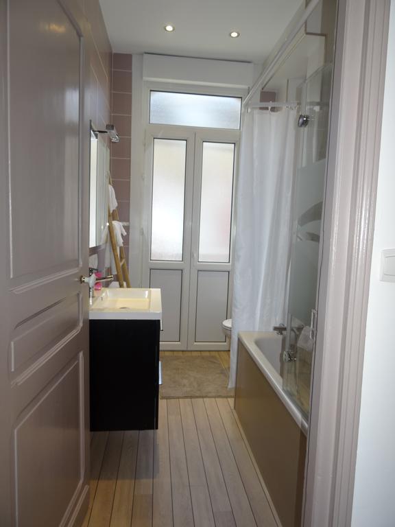 Chambres Et Table D'Hotes La Belle Lensoise Room photo