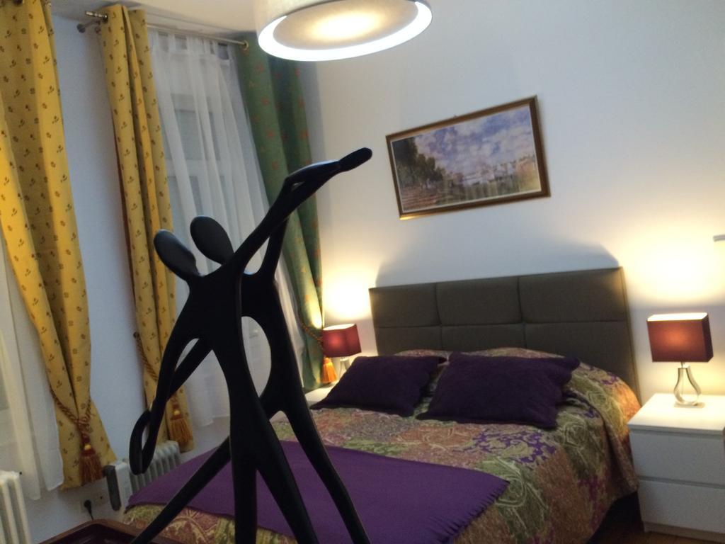 Chambres Et Table D'Hotes La Belle Lensoise Room photo